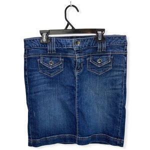 Tommy Hilfiger medium wash denim jean skirt size 4